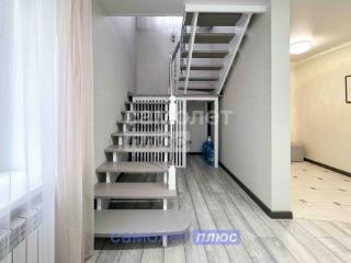 3-этажный дом, 262.2 м², 8 соток