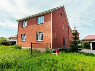 3-этажный дом, 323.7 м², 12 соток