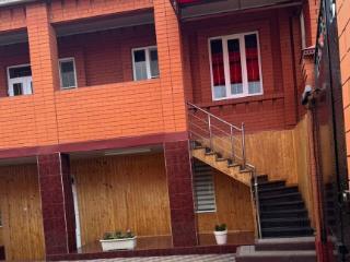  дом, 280 м², 8 соток