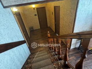  дом, 280 м², 18.3 соток