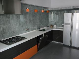 3-комн. квартира, 165 м², 1/3 этаж