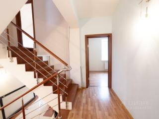  коттедж, 360 м², 14 соток