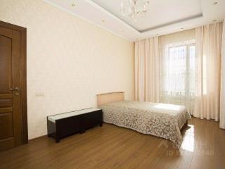 3-этажный дом, 469.2 м², 19 соток