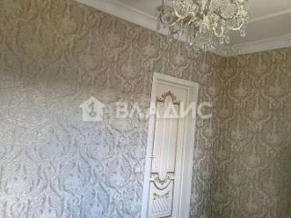 3-этажный дом, 250 м², 7.38 соток