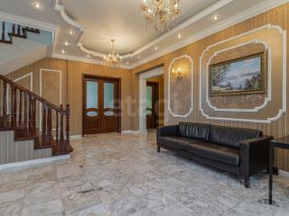 3-этажный дом, 495 м², 20 соток