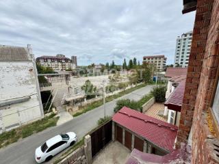 3-этажный дом, 700 м², 4.5 сотки