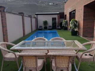  коттедж, 220 м², 6 соток