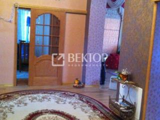 3-этажный дом, 320 м², 8 соток