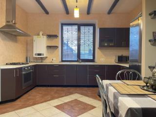 3-этажный дом, 226 м², 20 соток