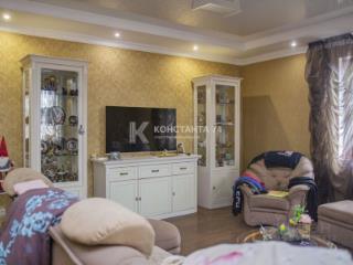 2-этажный дом, 373.7 м², 10 соток