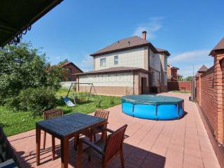  дом, 240.1 м², 9 соток