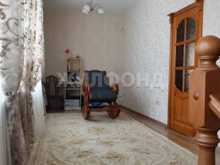  дом, 220 м², 8 соток