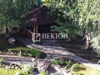 3-этажный дом, 320 м², 8 соток