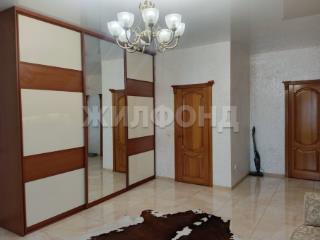  дом, 220 м², 8 соток