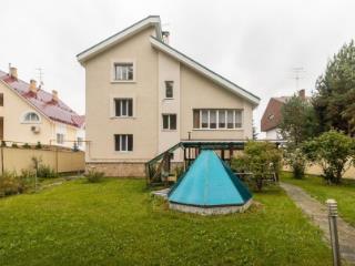  коттедж, 360 м², 14 соток