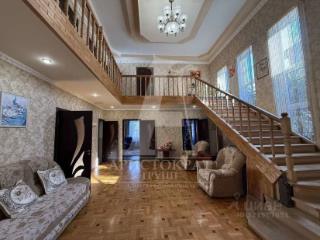 2-этажный дом, 200 м², 4.26 сотки