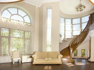 3-этажный дом, 469.2 м², 19 соток