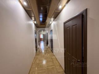 3-этажный дом, 377.5 м², 4.4 сотки