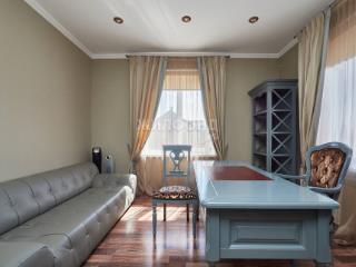  дом, 240.1 м², 9 соток