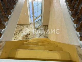 3-этажный дом, 250 м², 7.38 соток