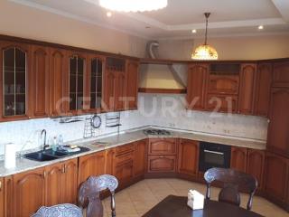 3-этажный дом, 615 м², 18 соток