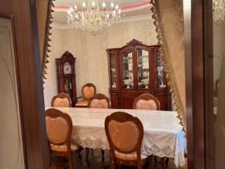  дом, 280 м², 8 соток