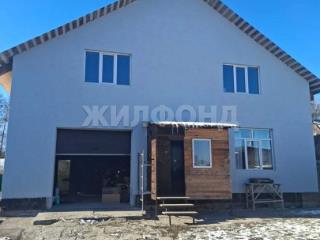  дом, 240 м², 7.2 соток