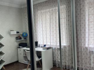  дом, 300 м², 10 соток