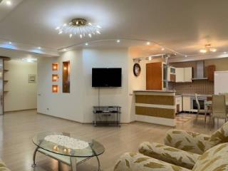 3-комн. квартира, 130 м², 10/13 этаж