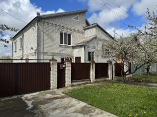 2-этажный дом, 198 м², 10 соток