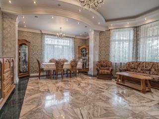 3-этажный дом, 495 м², 20 соток