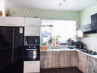 2-этажный дом, 214.3 м², 830 соток