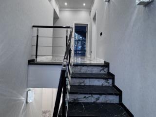  дом, 261 м², 11 соток