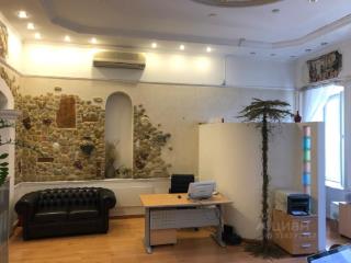 6-комн. квартира, 500 м², 2/2 этаж