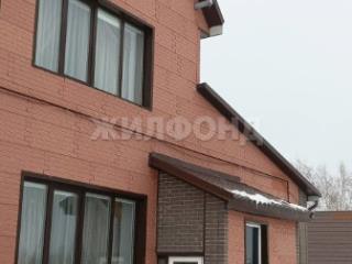  дом, 220 м², 8 соток