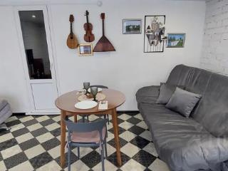 2-комн. квартира, 40 м², 1/1 этаж