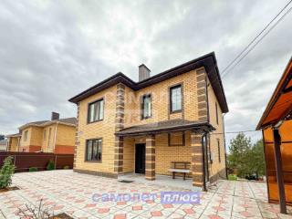 3-этажный дом, 262.2 м², 8 соток