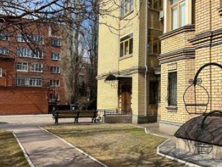 5-комн. квартира, 180 м², 2/4 этаж