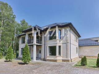 2-этажный дом, 301 м², 12 соток