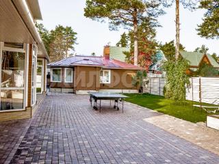  дом, 340 м², 7.6 соток