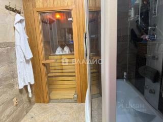 3-этажный дом, 250 м², 7.38 соток