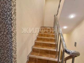 3-этажный коттедж, 230 м², 9 соток