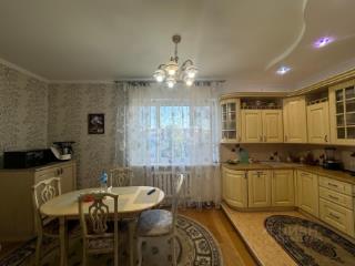 3-этажный дом, 222.9 м², 8.2 соток