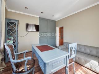  дом, 240.1 м², 9 соток