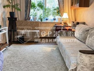 3-комн. квартира, 57 м², 1/5 этаж