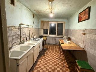 Комната, 100 м²