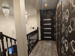  дом, 320 м², 10 соток