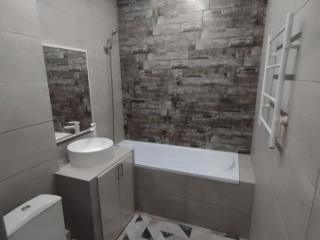 2-комн. квартира, 65 м², 2/19 этаж
