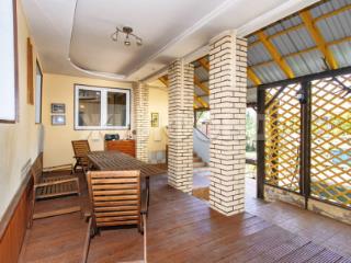  дом, 398 м², 7 соток