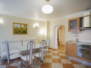 Квартира, 230 м², 5/5 этаж